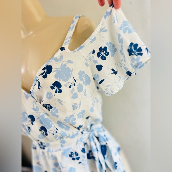 Sienna Sky floral bare shoulders peplum top with bow tie waist size S - Picture 3 of 12